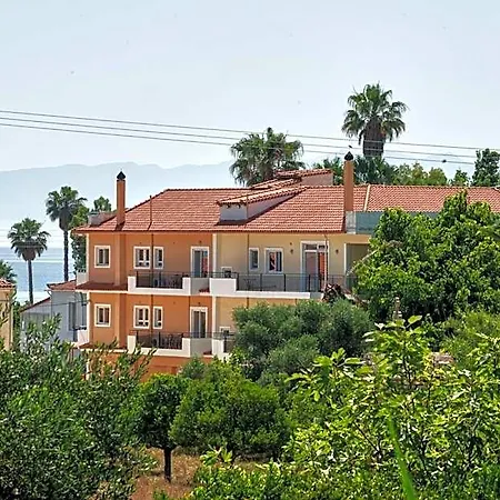 Nancy Otel Longá
