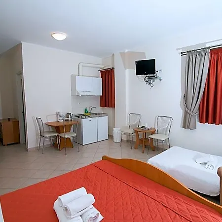 Otel Nancy Longá